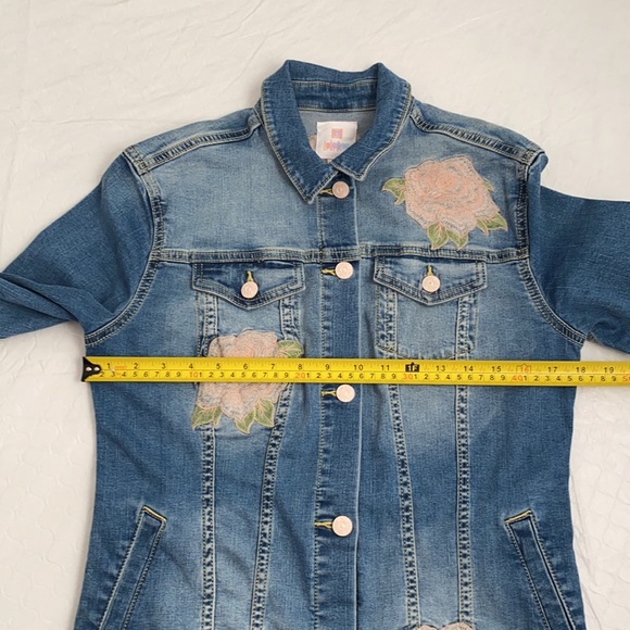Lularoe Jaxon medium wash blue fitted denim jacket with pink roses - Picture 11 of 14